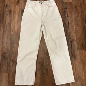 HOLLISTER Women’s cream color CURVY ULTRA HIGH-RISE DAD JEANS size W30/L31/11R